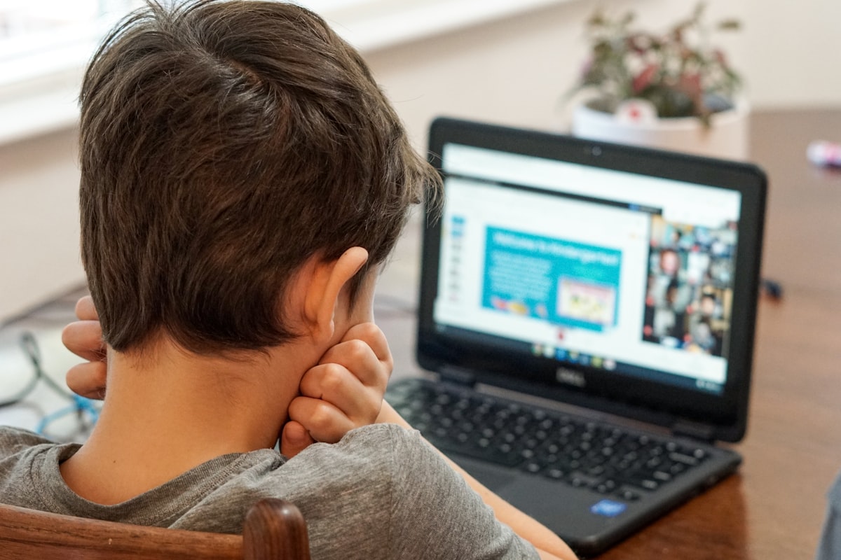 Online Tutoring vs In-Person: 4 Questions That Give You the Answer